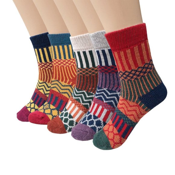 Accessories - ✨✨BRAND NEW 5 Pairs a set of Womens Winter Knit Crew Socks